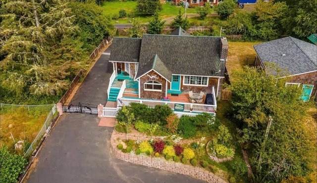 Coastal Family Home | EV Charger | Deck & Grill