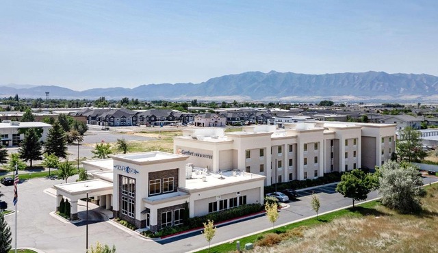 Comfort Inn & Suites Logan Near University