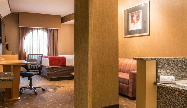 Comfort Suites Monroeville - Pittsburgh East in Monroeville