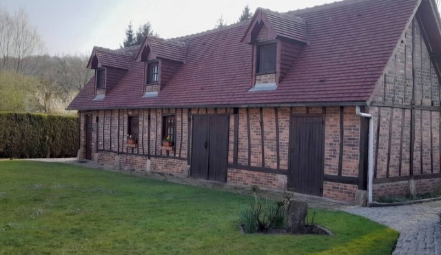 Comfortable 2-person gîte at the foot of the Eawy forest, 25 minutes from the sea in Saint-Hellier