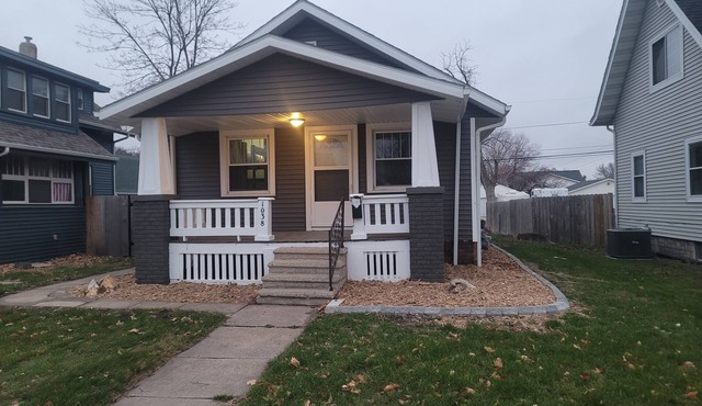 Completely remodeled house with all the amenities minutes from downtown. in Cedar Rapids