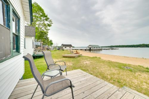 Complimentary Boat Rentals! Lake Huron Cabin