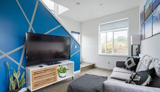 Contemporary 3 BR & 3.5 BA Home in West Seattle
