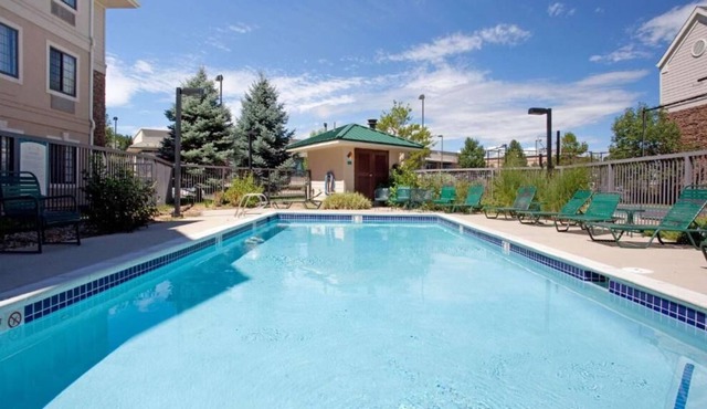 Convenient Stay, Superb Location! 3 Modern Units, w/ Pool, Pet-Friendly!