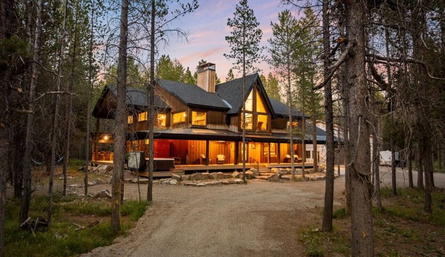 Copper Cowboy | Luxury Lodge w/Private Dock, Hot Tub, Games!