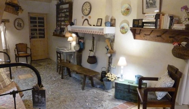 Cornillon Sur L Oule: Country Cottage/Gite - Cornillon sur l'Oule in Cornillon-Sur-L'oule