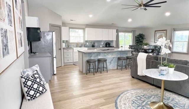 Corporate Housing | 4BR | Pets OK | Trinity