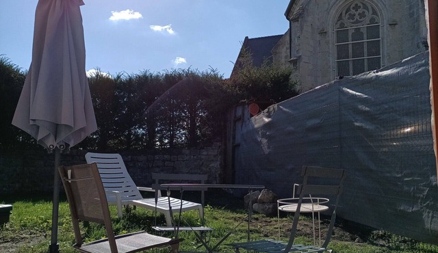 Cosy accommodation with garden and terrace in Versigny