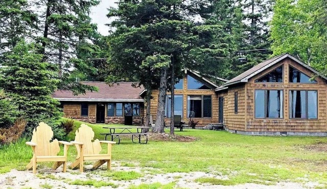 Cottage on Lake Michigan minutes from Mackinac Island Ferry