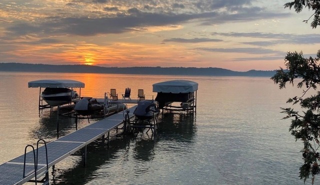Cottage on TORCH LAKE! AUGUST 22 week OPEN!