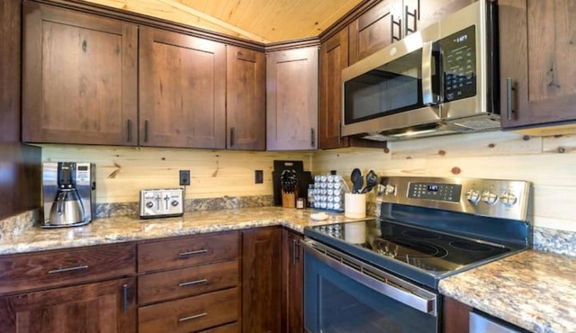 County Line Cabin
