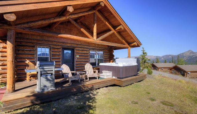 Cowboy Heaven Cabin - Alpine Escape - 360 Degree Mtn Views - Private Hot Tub
