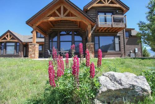 Cowboy Lake Lodge