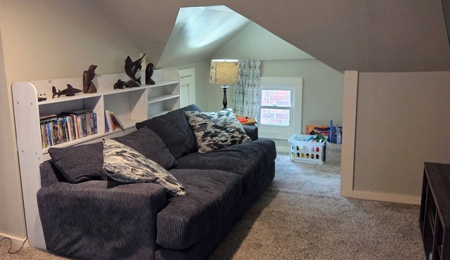 Cozy 1-bedroom apartment in fantastic Mount Pleasant with AC