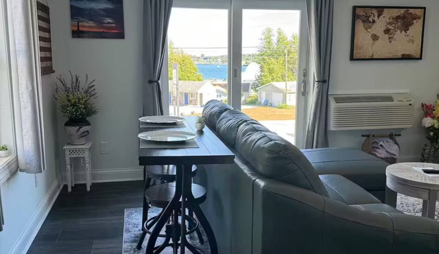 Cozy 1-bedroom apartment with WiFi, AC in charming St. Ignace