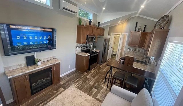 Cozy 1Bedroom Tiny home with, WiFi + Amenities near Recreation + National Parks