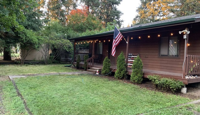 Cozy Cabin conveniently located minutes from Downtown Coeur d'alene ID