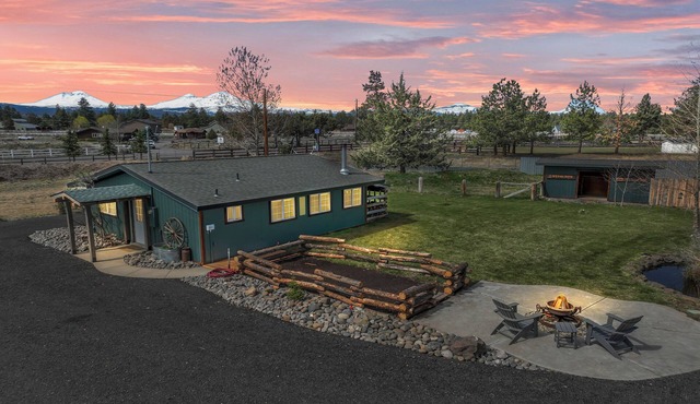 Cozy cabin just outside Sisters, pet friendly, great Mountain View’s, WiFi, & AC