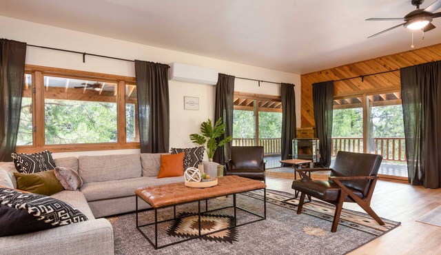Cozy Cabin Next To Panguitch Lake w/Hot Tub!