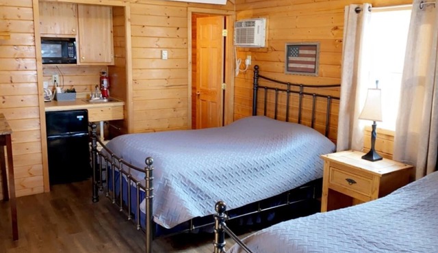 Cozy cabin. Sleeps 2-4. Kitchenette and Wi-Fi available.