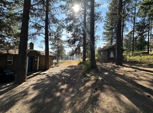 Cozy Cabin with Coeur d'Alene Lake views