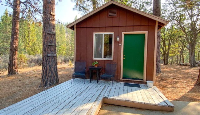 Cozy Callahan Cabin Full Bed Studio + Wifi Siskiyou County Mt. Shasta Yreka