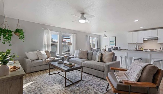 Cozy Costal Get Away | Meridian Idaho | 4 bedroom