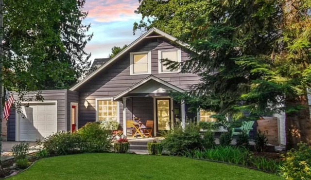 Cozy cottage with historic charm in beautiful Coeur d’Alene, Idaho!