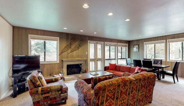 Cozy Cottonwood Getaway