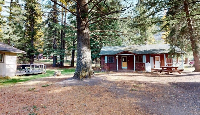 Cozy Frances Lake Retreat | Wallowa Lake Fun