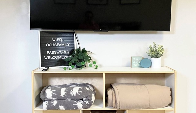 Cozy gathering place- family friendly, sleeps 10+