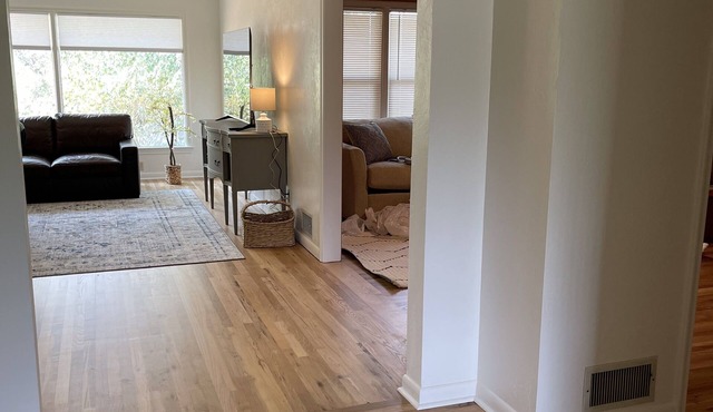 Cozy Home Across From Holt Arena and ISU Campus!