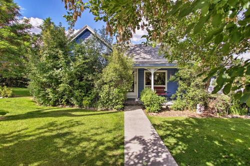 Cozy Home w/Hot Tub: Half Mi to Salmon River!