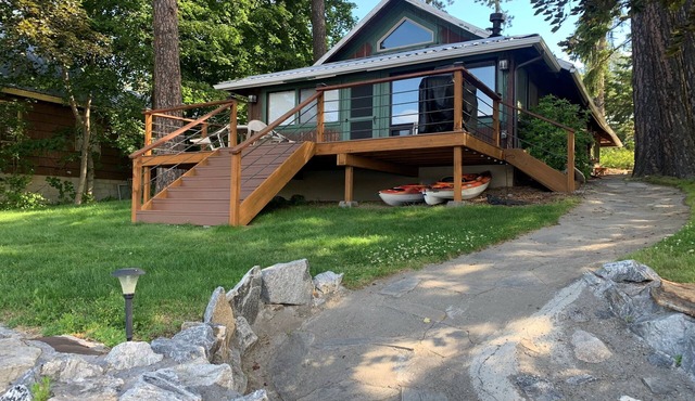 Cozy Lakefront Cabin on Lower Twin Lake w/Private Dock & Beach