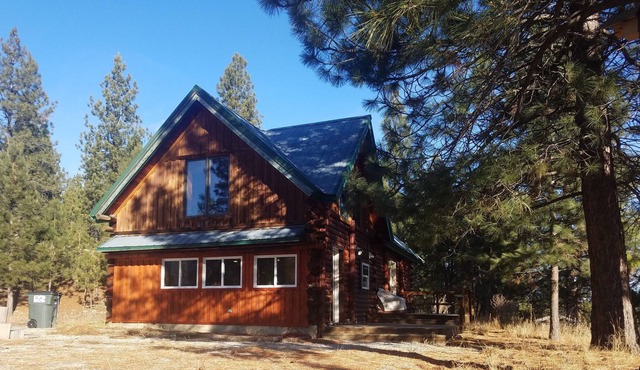 Cozy Log Cabin with Wood Stove and Mountain Views
