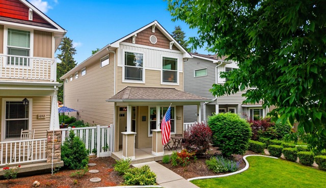 Cozy & Modern Coeur d’Alene Retreat: Perfect for Families, Friends, and Pets