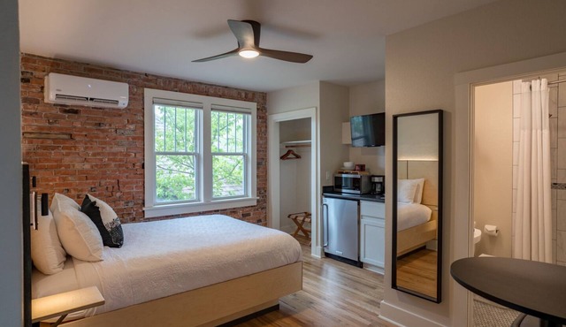 Cozy Queen Studio in the Heart of Downtown Durango, CO in Durango