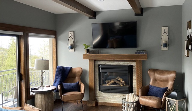 Cozy remodeled condo close to the Village!