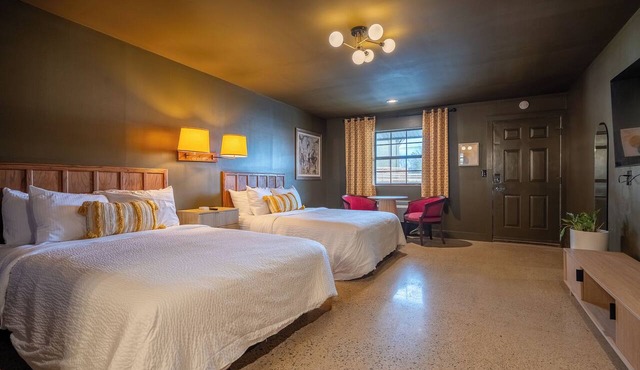 Cozy Retro-Modern Room · Clean + quiet · Self Check-In · Family-Friendly Stay in Lawrenceburg