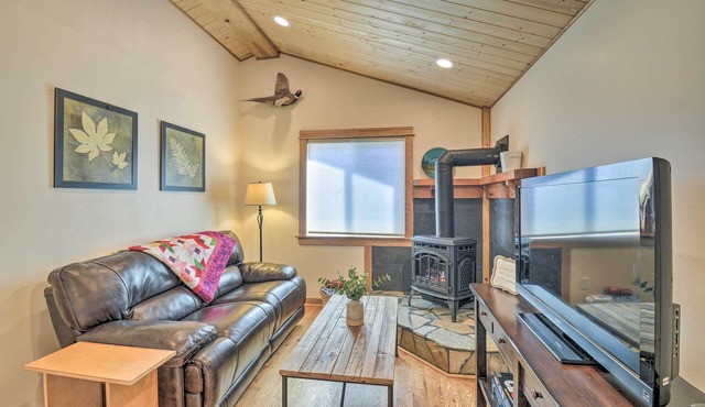 Cozy Sequim Condo: Olympic Discovery Trail Access!