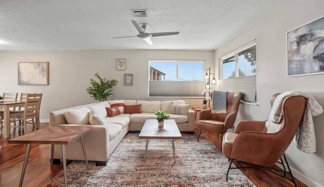 Cozy Single Level Boise Home- dogs welcome!