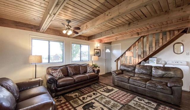 Cozy Sweetwater Cabin, with access to Ideal Beach