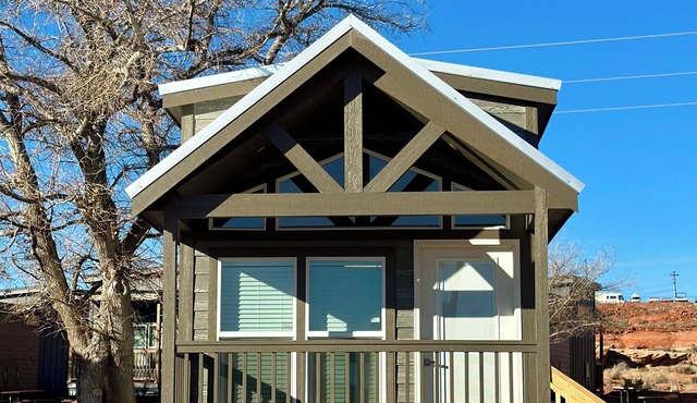 Cozy Tiny Home King Room #16A