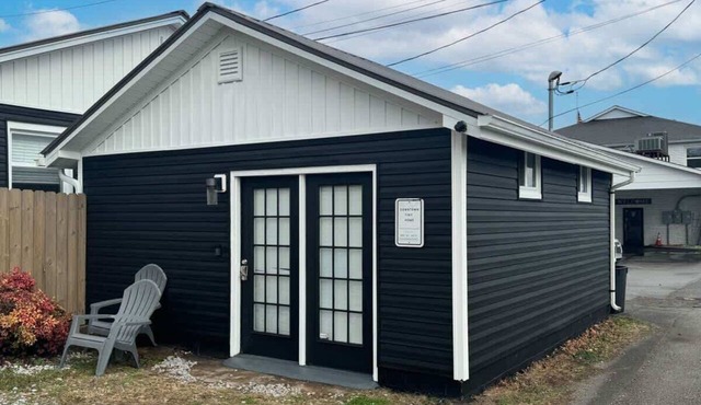 Cozy Tiny Home Near Downtown Lenoir City