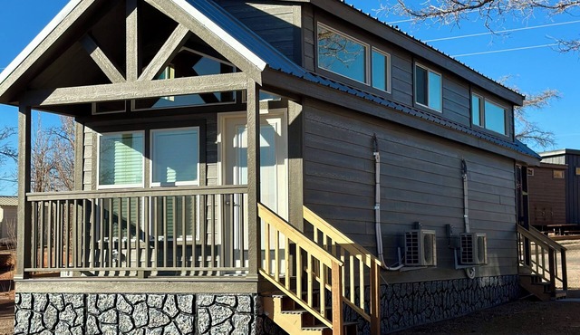 Cozy Tiny Home with Loft Sleeps 6