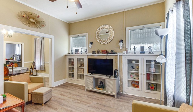 Cozy Vicksburg Home w/Patio ~ 1 Mi to Riverfront!