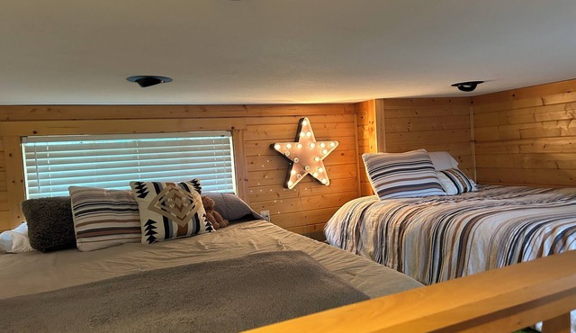 Cozy Woodland Escape in Hoodsport near Lake Kokanee and Olympic Hiking