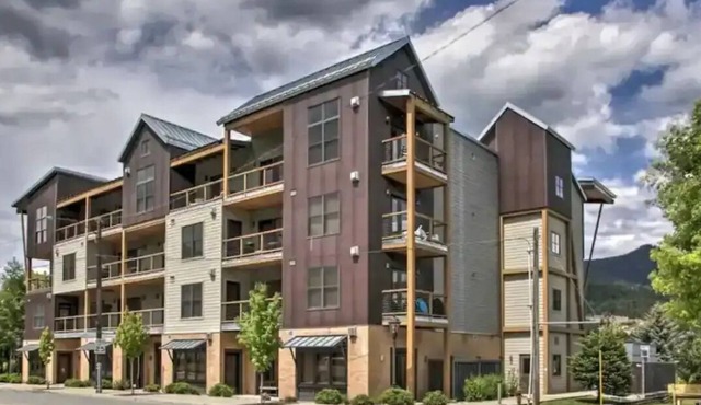 Cozy1 Bedroom, 2 Queen size bed Penthouse in The Ridge at Silver Mountain