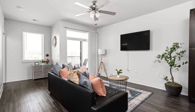 Cozysuites Spacious 2BR next to Whole Foods