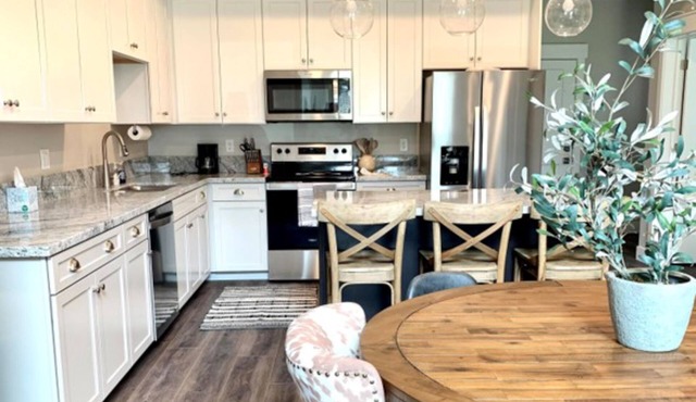 Creekside Swan Valley home with epic mountain views, patio, BBQ, & central AC
